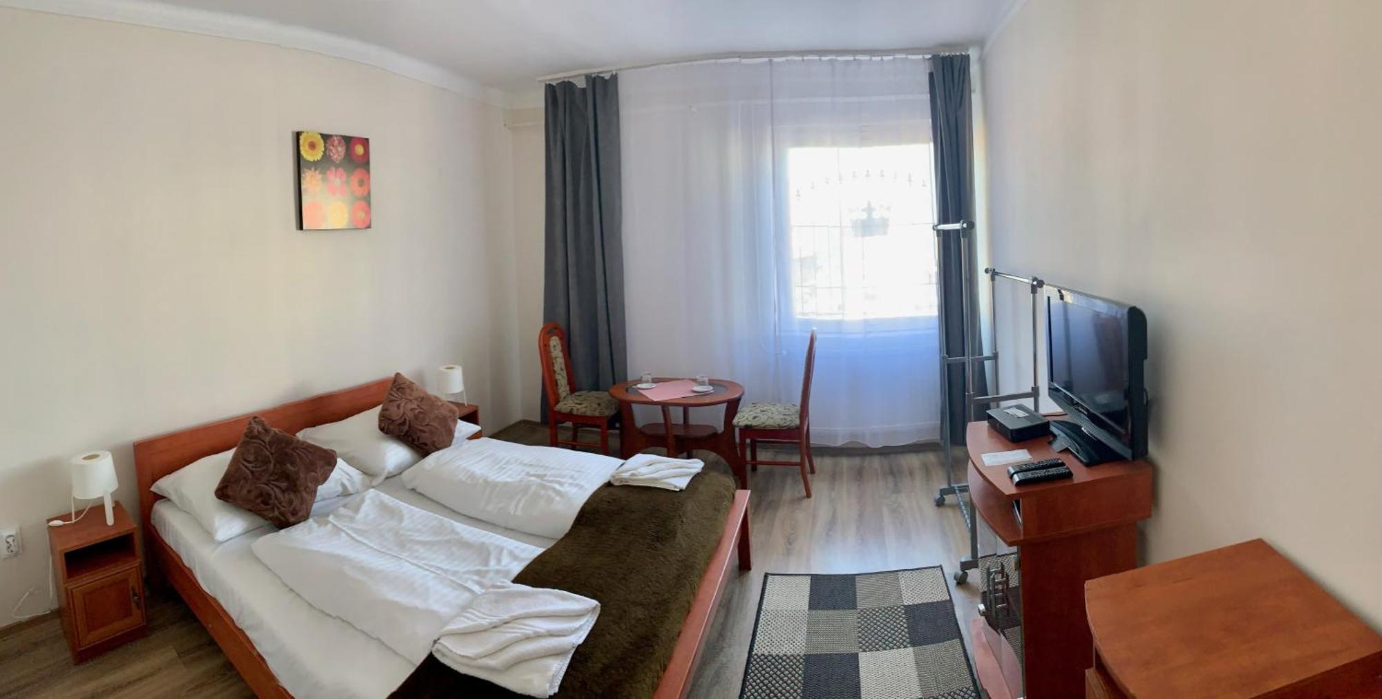 Aranykorona Hotel Μίσκολτς Εξωτερικό φωτογραφία