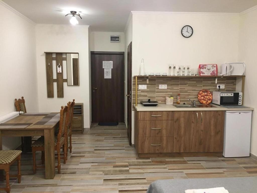 Aranykorona Hotel Μίσκολτς Εξωτερικό φωτογραφία