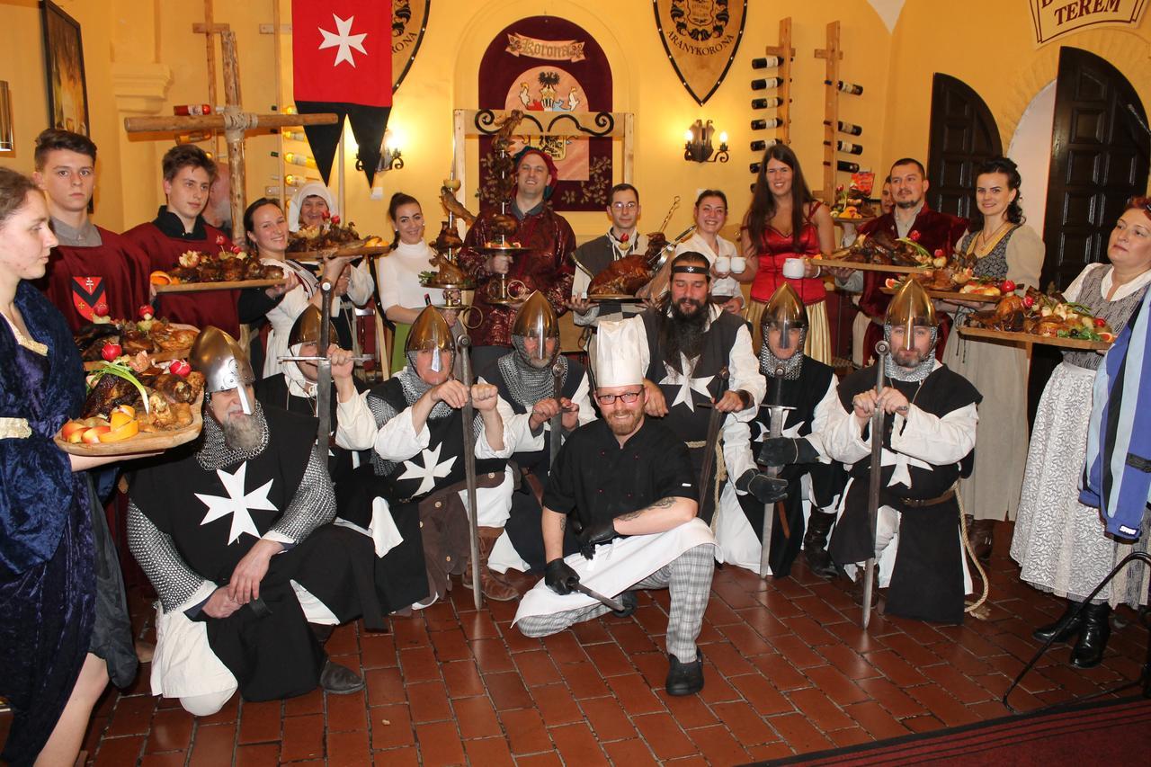 Aranykorona Hotel Μίσκολτς Εξωτερικό φωτογραφία